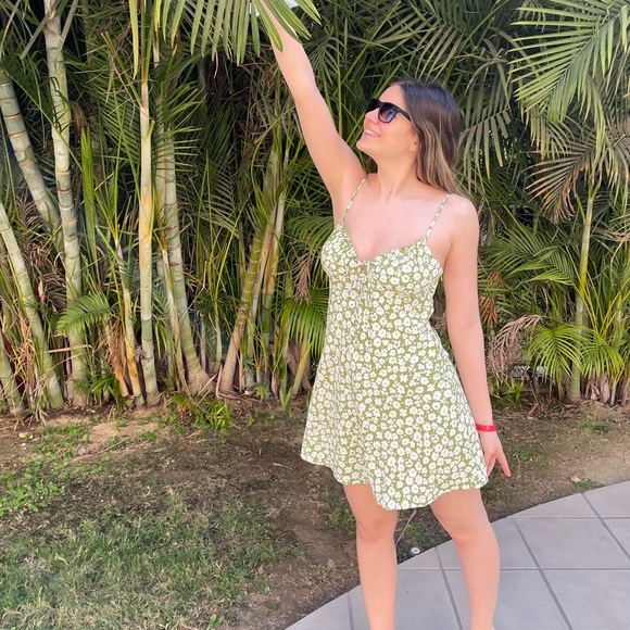 Princess Polly TASMIN MIni Dress - Green Floral - Picture 5 of 7